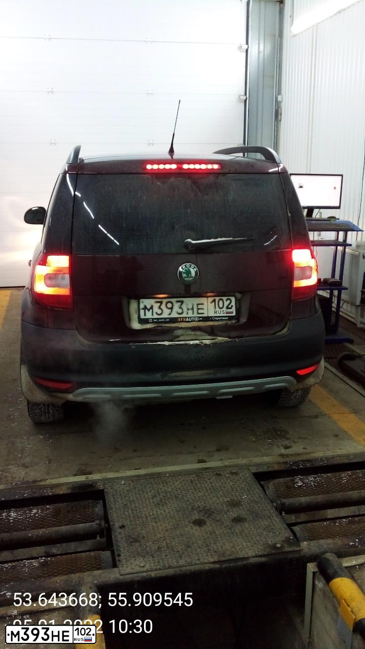 Фото автомобиля LADA 2114 SAMARA, 2007 — госномер М393НЕ102. Цвет: Темно-зеленый
