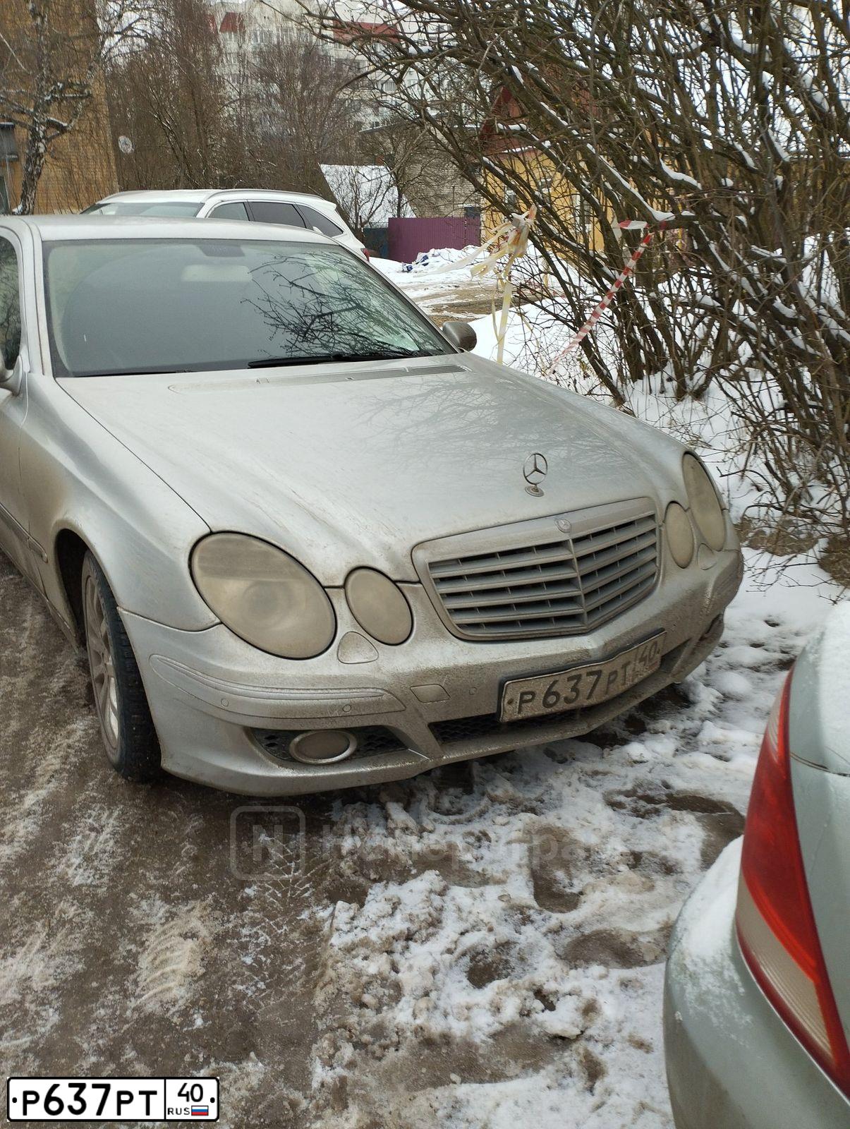 Фото автомобиля MERCEDES E-KLASSE, 2007 — госномер Р637РТ40. Цвет: Серебристый