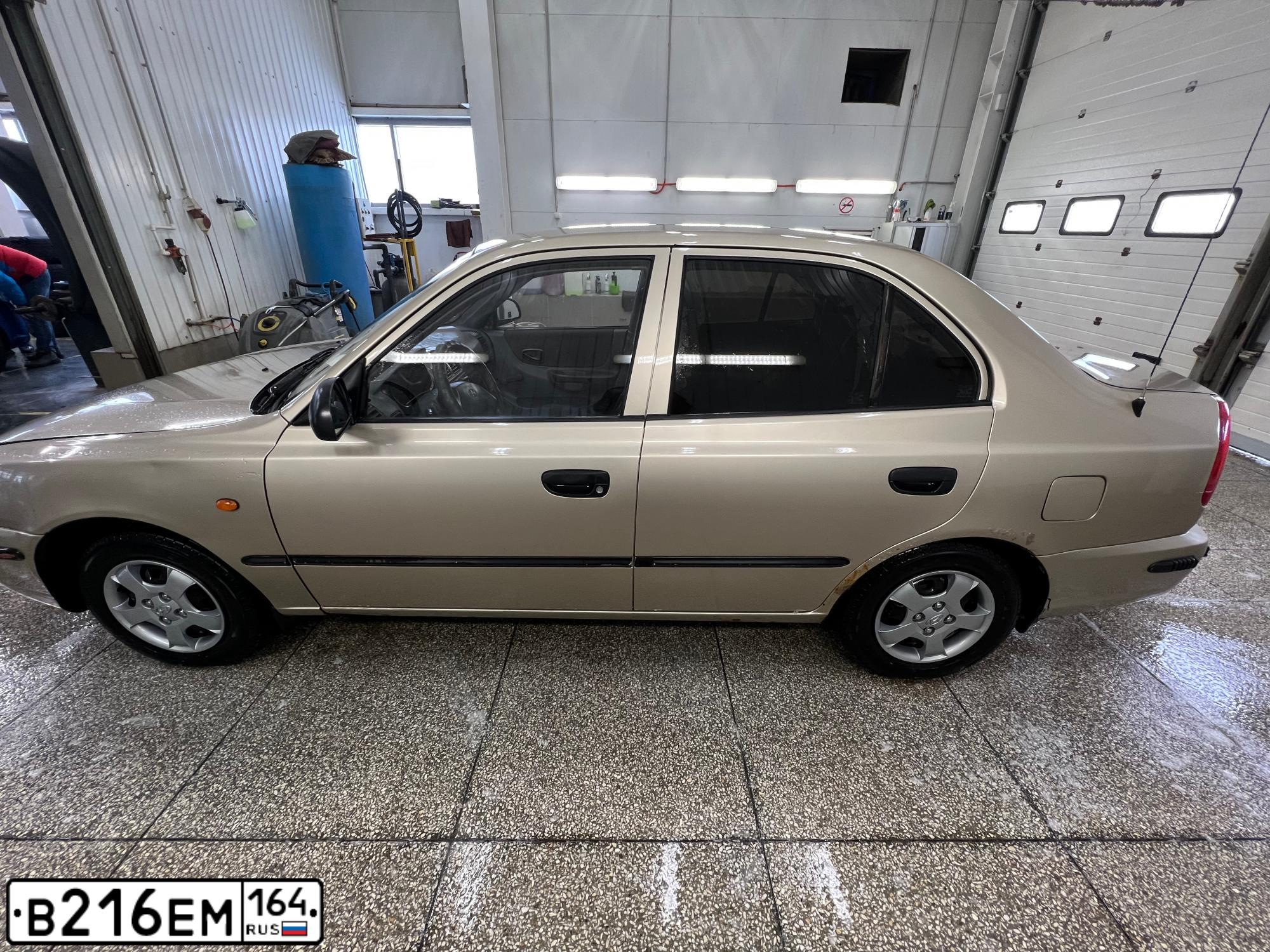 Фото автомобиля HYUNDAI ACCENT, 2004 — госномер М153СК134