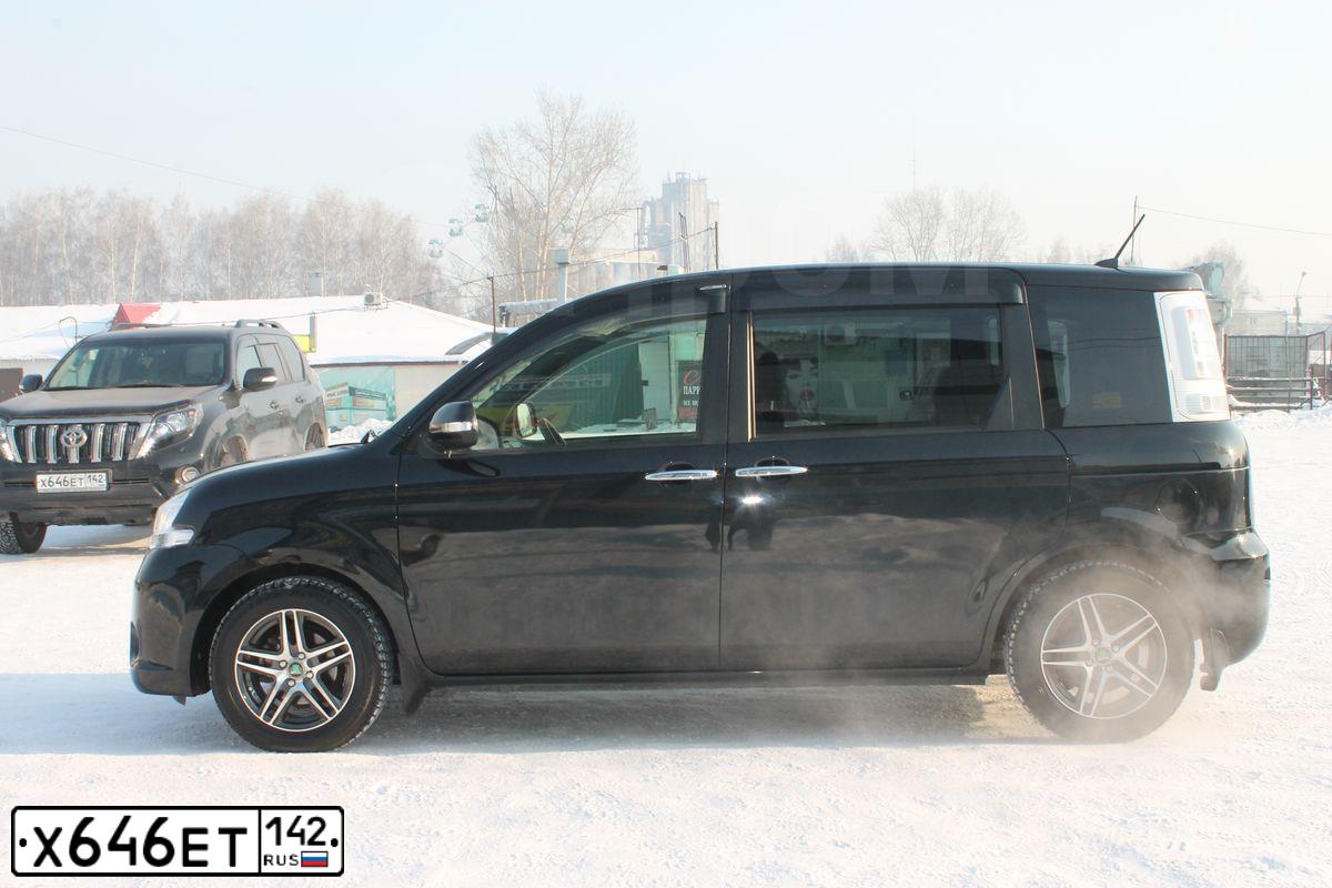 Фото автомобиля TOYOTA LANDCRUISER, 2017 — госномер Х646ЕТ142. Цвет: ЧЕРНЫЙ