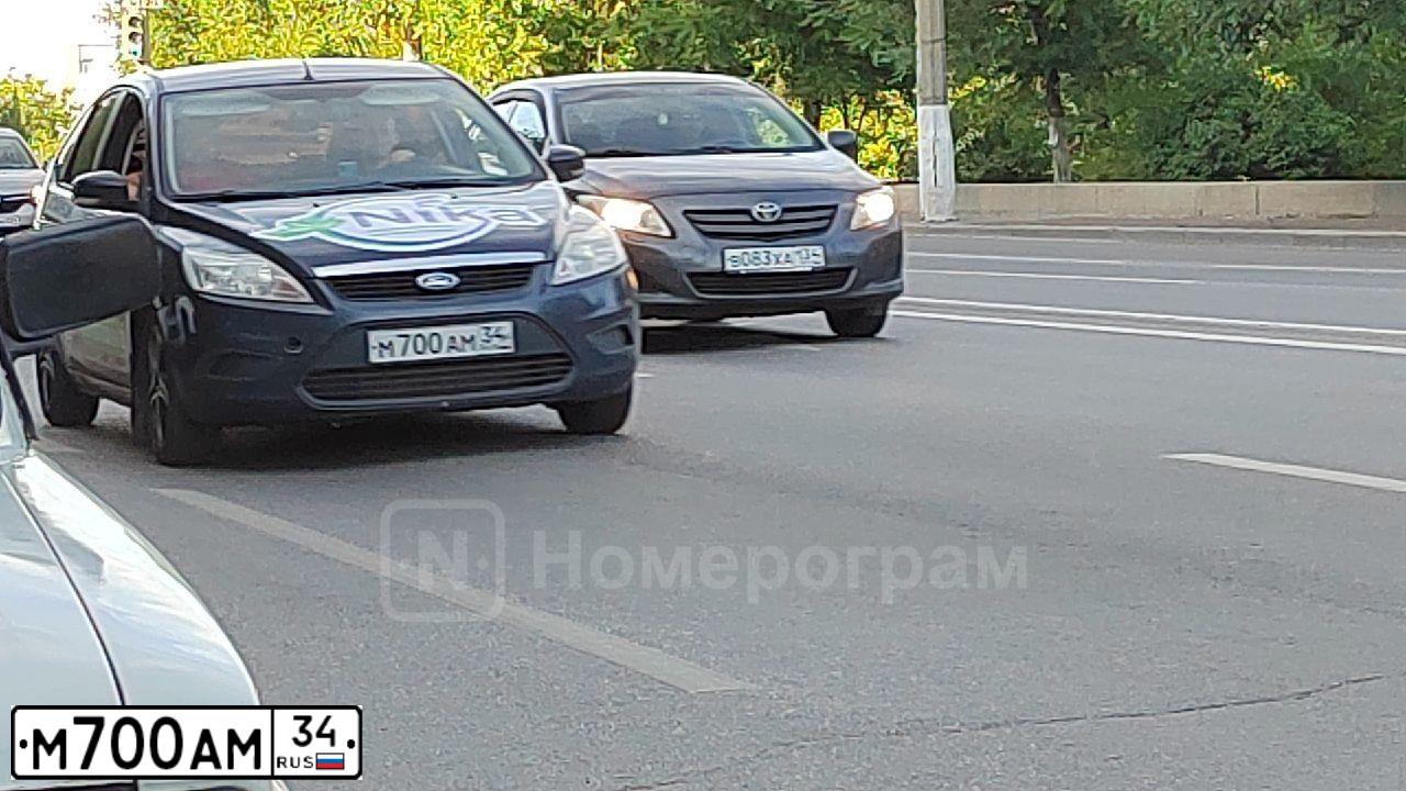 Фото автомобиля LADA 2170 PRIORA, 2007 — госномер М700АМ34. Цвет: СВЕТЛО-СЕРЕБРИСТЫЙ  МЕТАЛЛИК