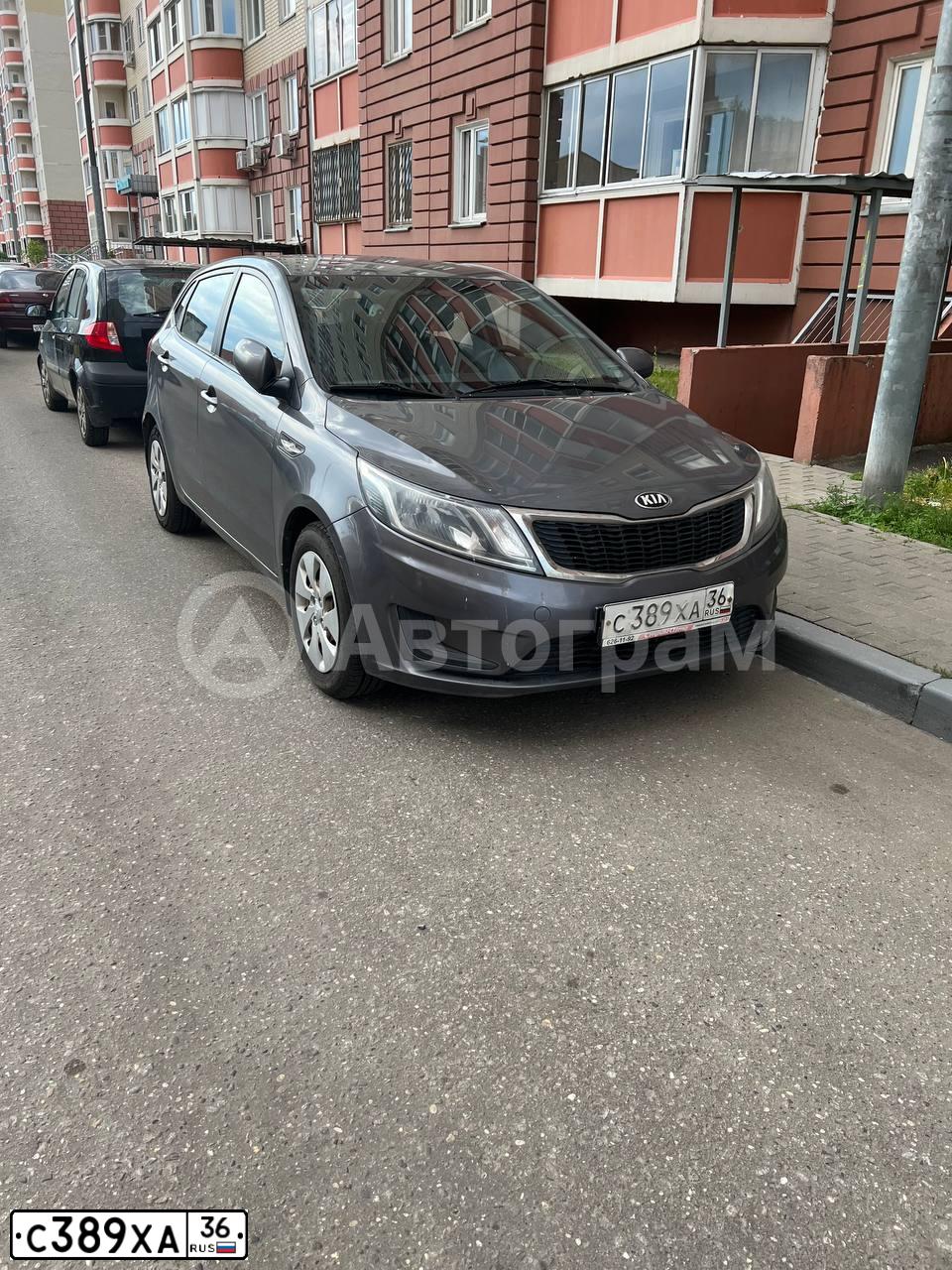 Фото автомобиля FORD FOCUS, 2014 — госномер В070УВ790. Цвет: Белый