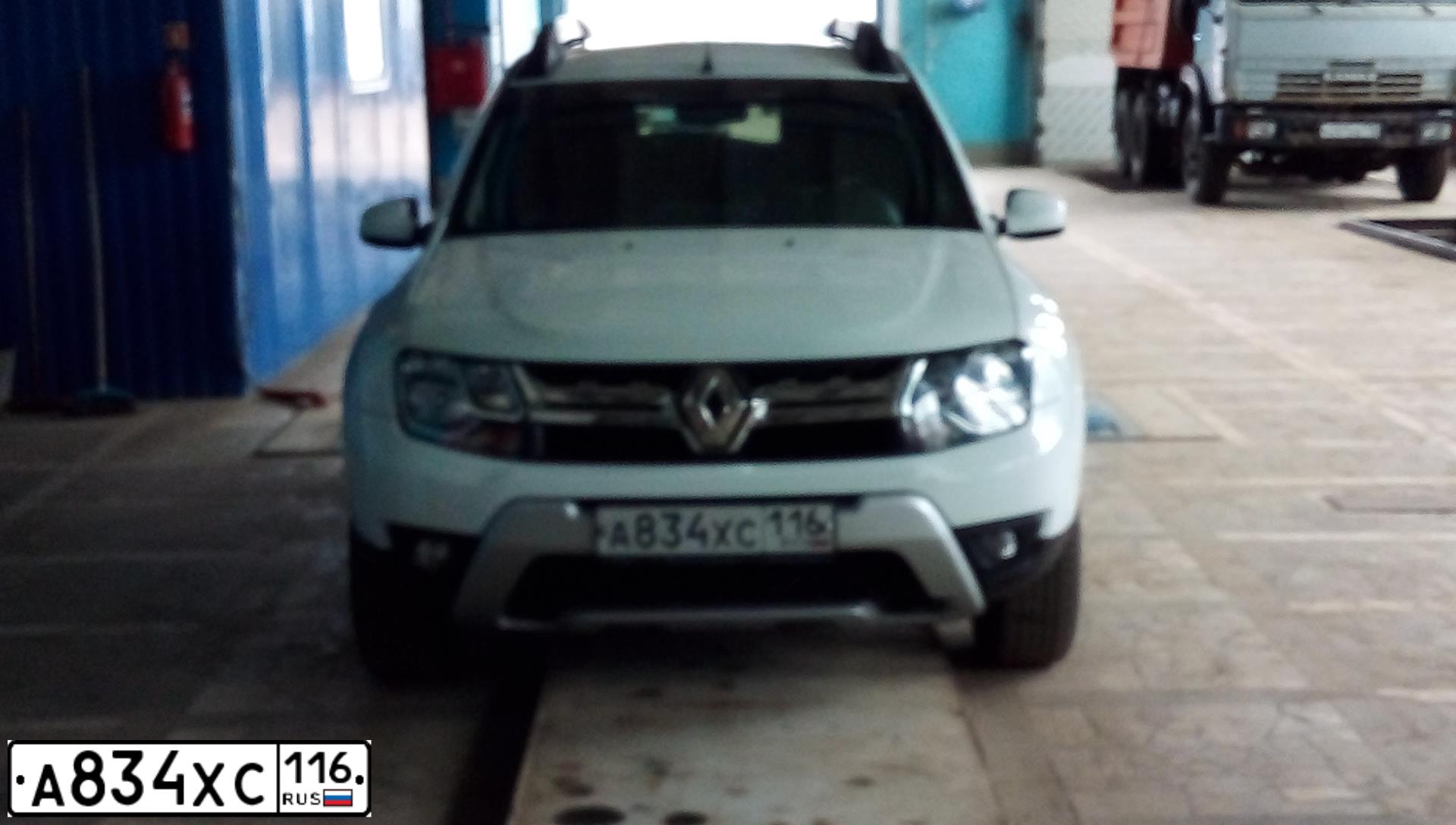 Фото автомобиля RENAULT DUSTER, 2017 — госномер А834ХС116. Цвет: БЕЛЫЙ