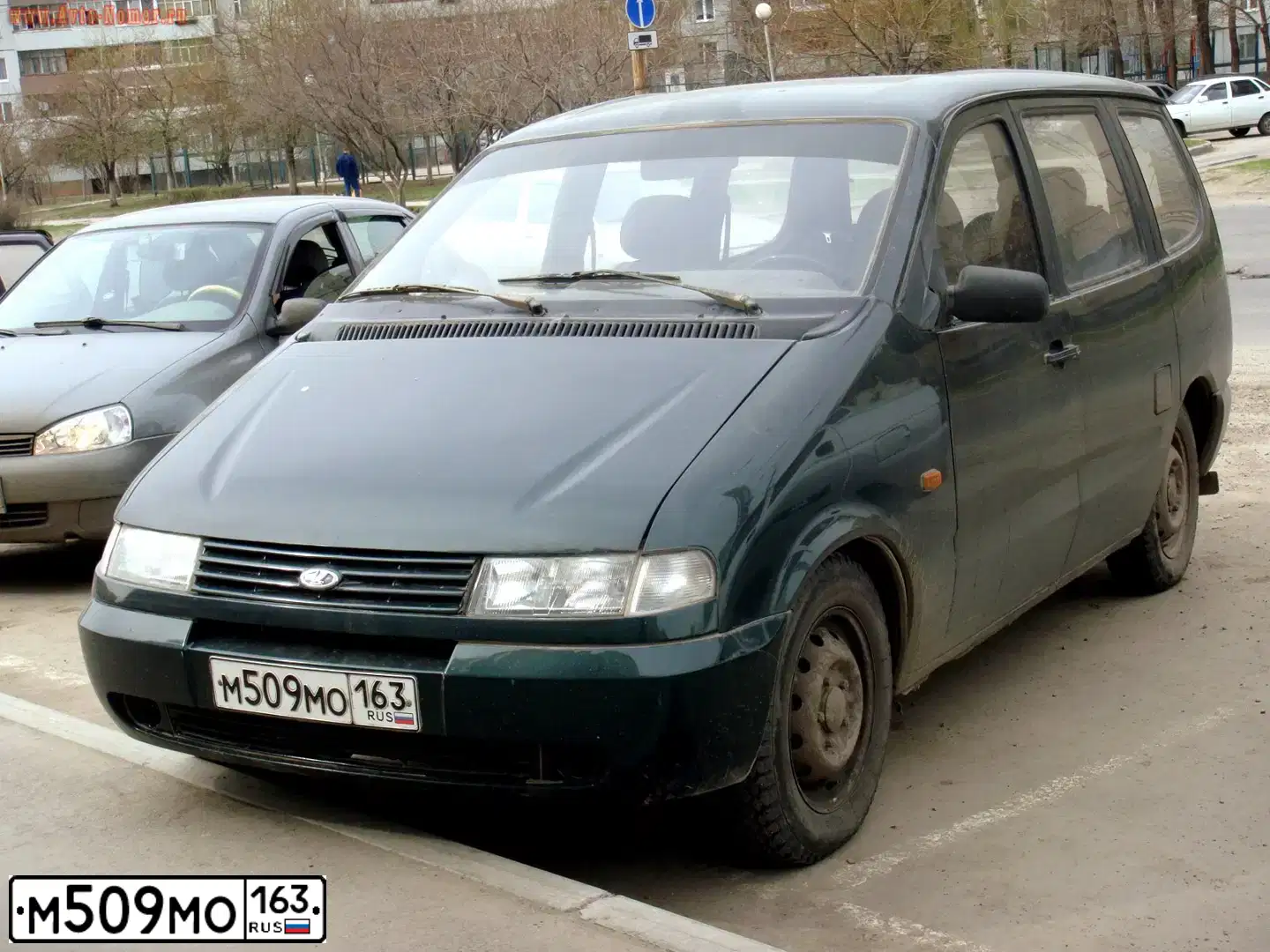 Фото автомобиля LADA 2120 NADESHDA, 2003 — госномер М509МО163. Цвет: ТЕМНО-ЗЕЛЕНЫЙ