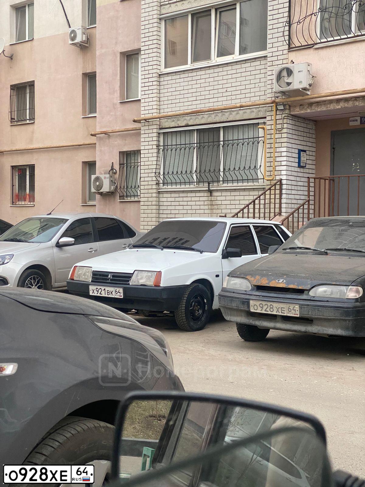 Фото автомобиля LADA 2114 SAMARA, 2008 — госномер О928ХЕ64. Цвет: ГРАФИТОВЫЙ МЕТАЛЛИК
