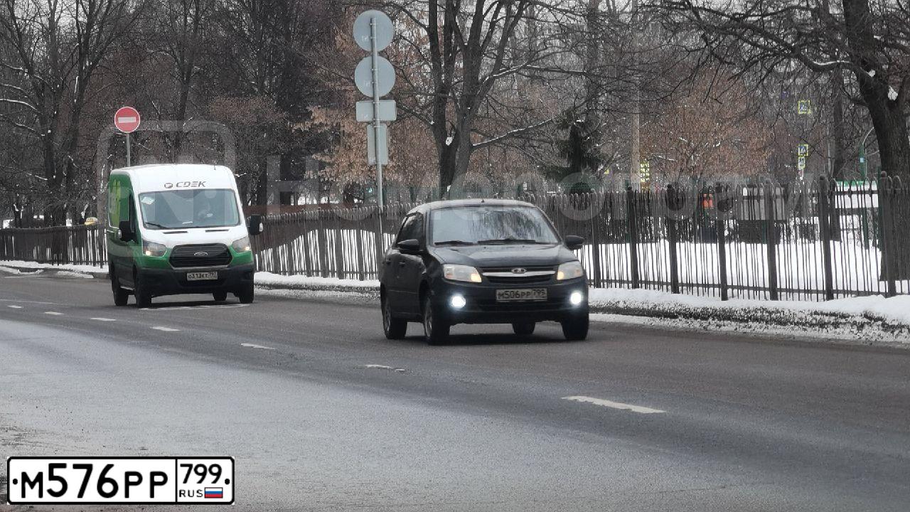 Фото автомобиля HYUNDAI SOLARIS, 2018 — госномер М576РР799. Цвет: ЧЕРНЫЙ