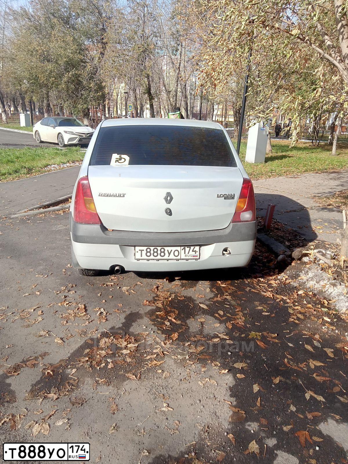 Фото автомобиля RENAULT LOGAN, 2007 — госномер Т888УО174. Цвет: Серый