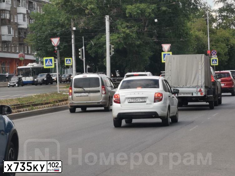 Фото автомобиля LADA 2190 GRANTA, 2018 — госномер Х735КУ102. Цвет: Белый