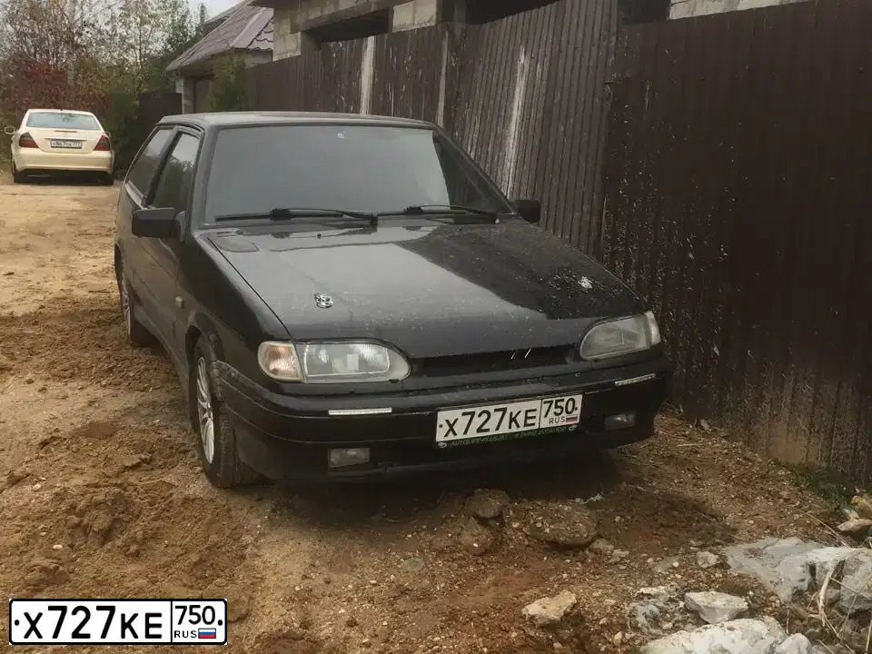 Фото автомобиля LADA 2113, 2011 — госномер М049НВ164. Цвет: ЧЕРНЫЙ