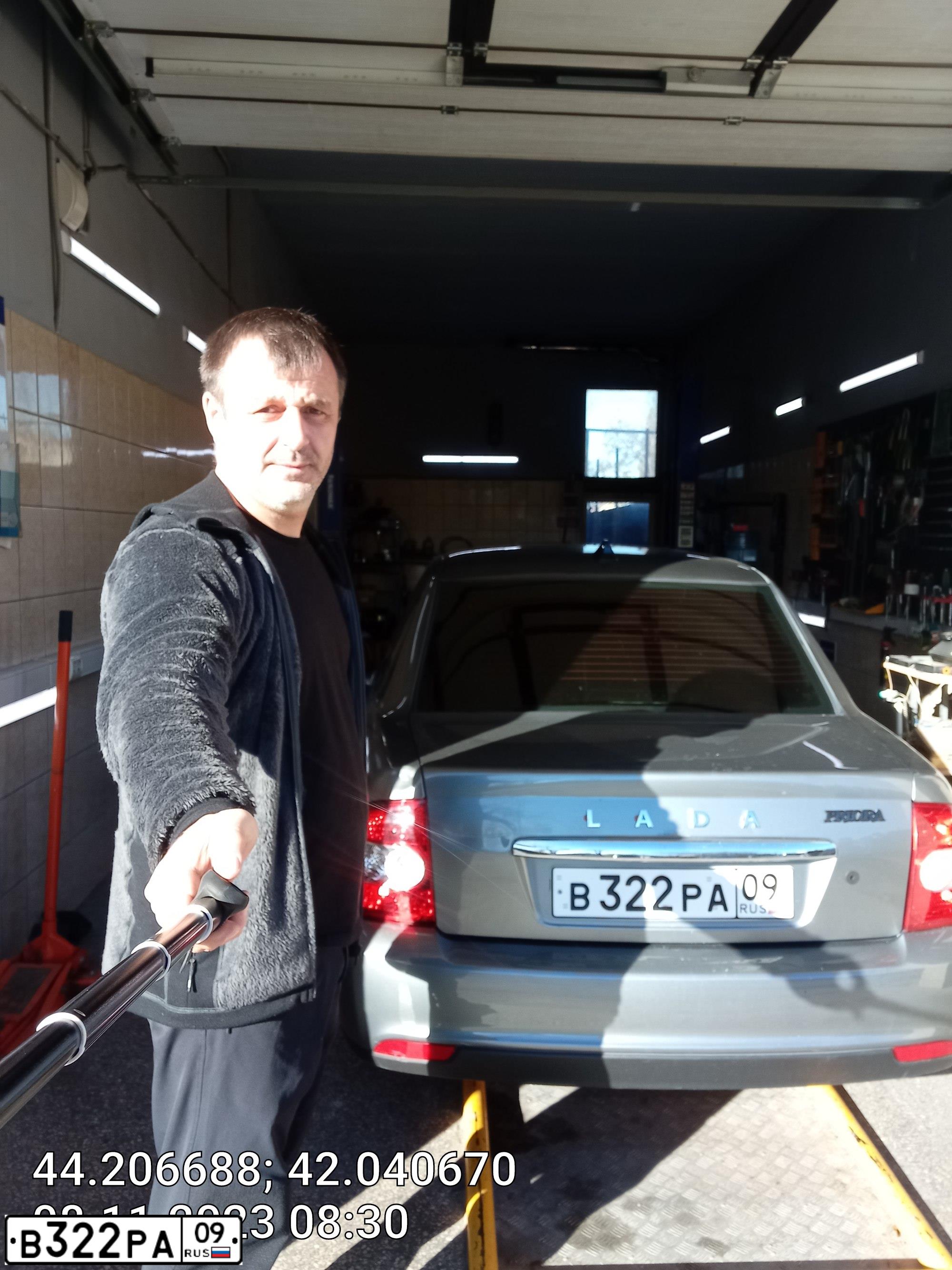 Фото автомобиля LADA 2170 PRIORA, 2012 — госномер В322РА09. Цвет: СРЕДНИЙ СЕРО-ЗЕЛЕНЫЙ МЕТ.