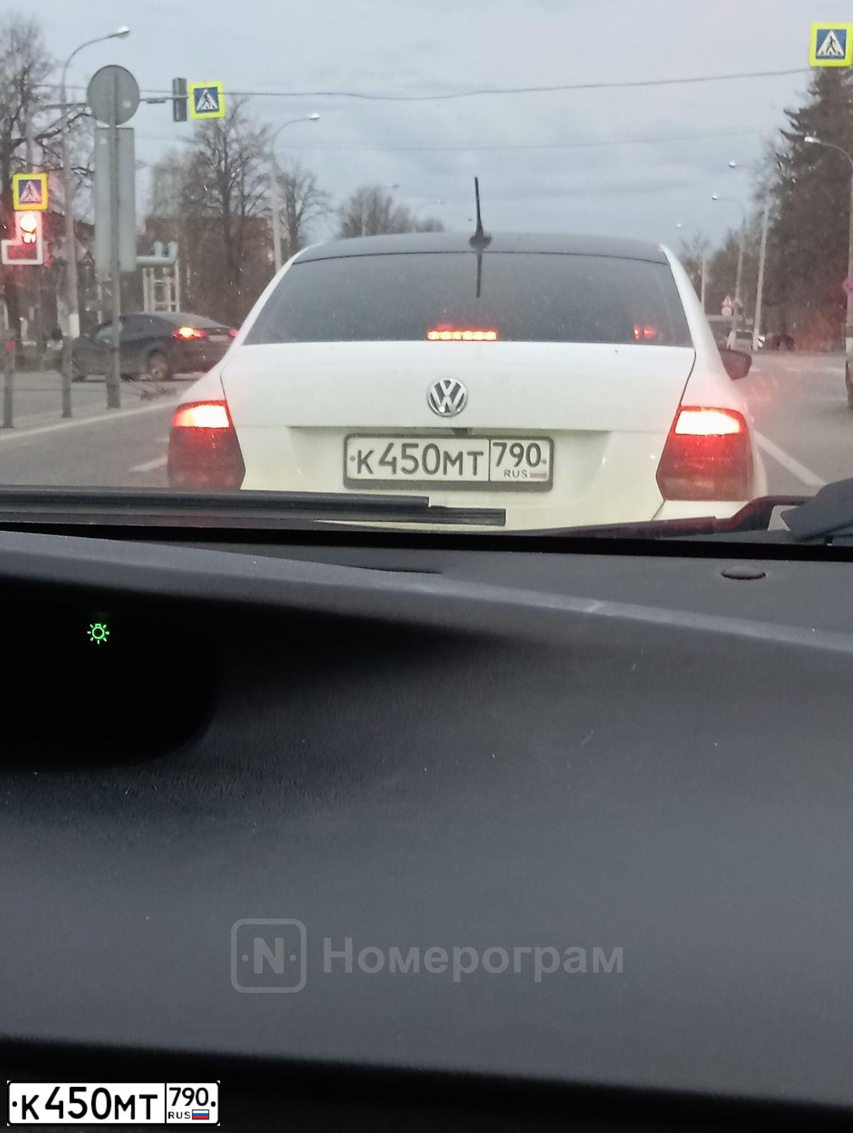 Фото автомобиля VOLKSWAGEN POLO, 2018 — госномер К450МТ790. Цвет: БЕЛЫЙ
