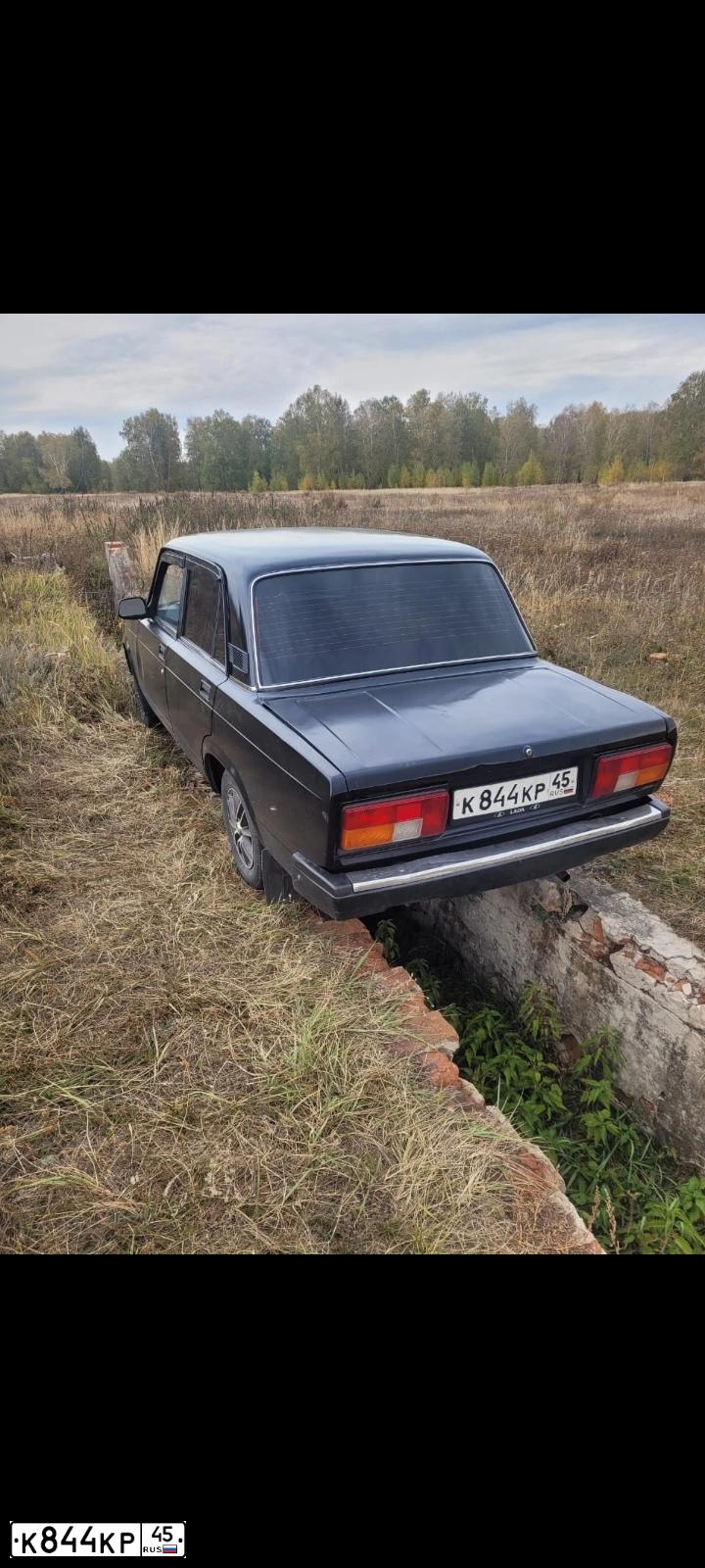 Фото автомобиля LADA 2105, 2010 — госномер С798ЕУ174. Цвет: СИНЕ-ЧЕРНЫЙ