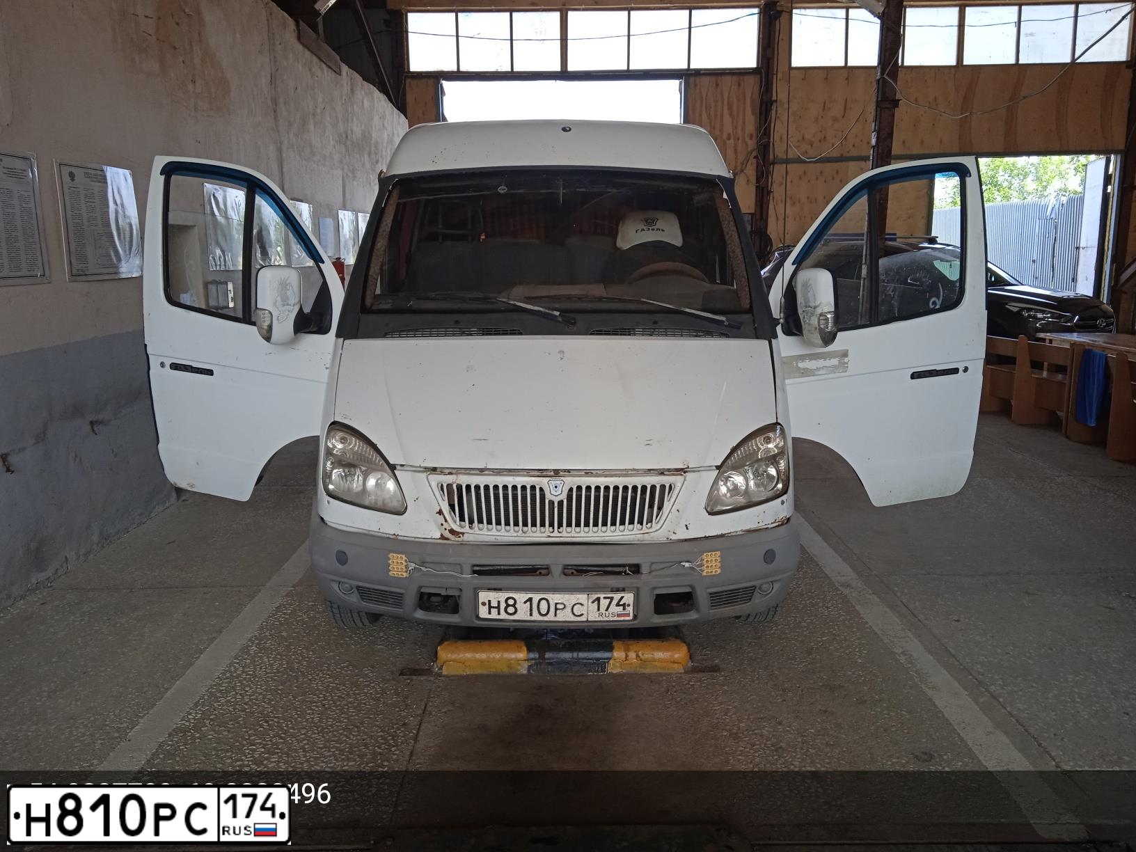 Фото автомобиля GAZ 3221 GAZEL, 2009 — госномер Н810РС174. Цвет: БЕЛЫЙ