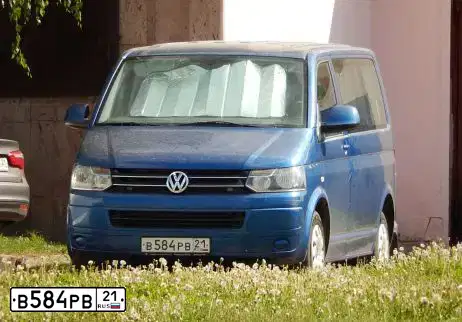Фото автомобиля VOLKSWAGEN CARAVELLE, 2012 — госномер К778ХТ21. Цвет: синий