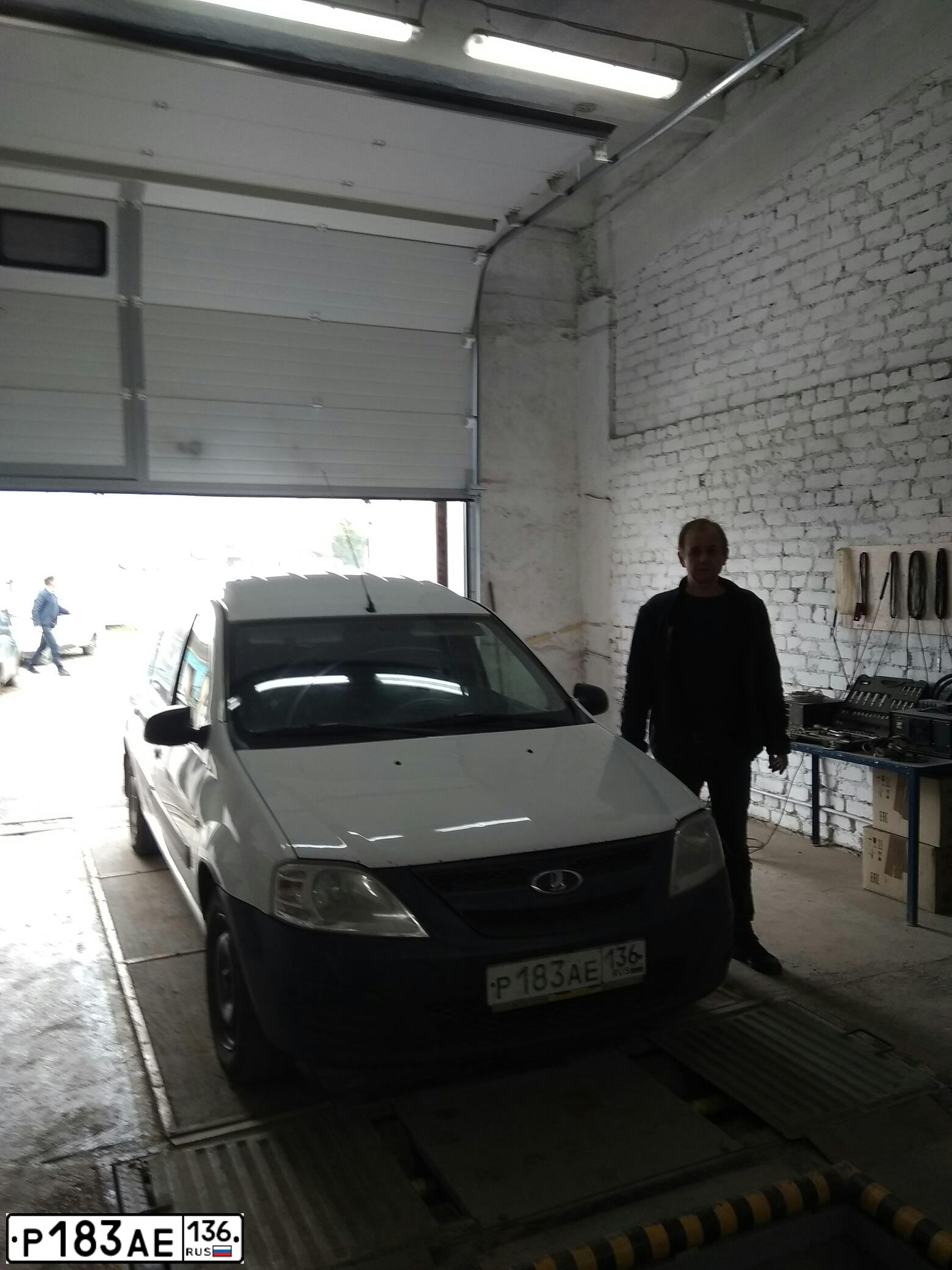 Фото автомобиля LADA LARGUS, 2015 — госномер Т613НО761. Цвет: Белый
