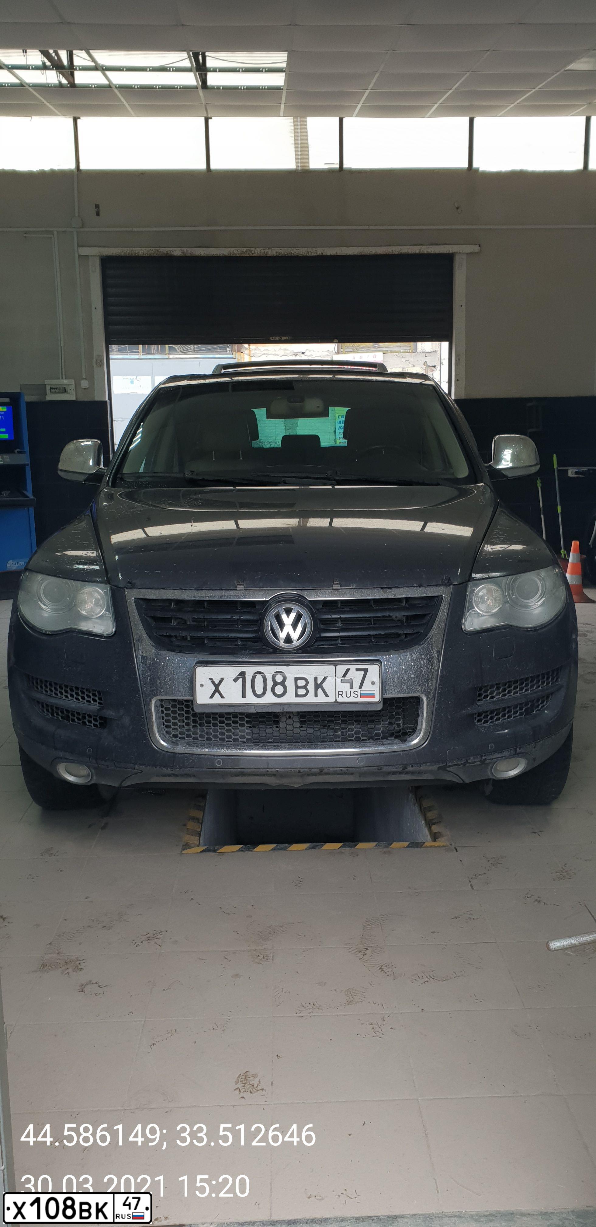 Фото автомобиля VOLKSWAGEN TOUAREG, 2008 — госномер К668МК116. Цвет: ЧЕРНЫЙ