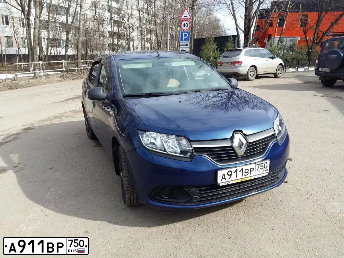 Фото автомобиля RENAULT LOGAN, 2014 — госномер А911ВР750. Цвет: СИНИЙ
