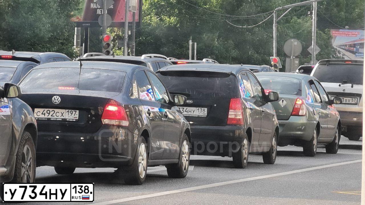 Фото автомобиля MERCEDES E-KLASSE, 2015 — госномер М358РУ124. Цвет: ЧЕРНЫЙ