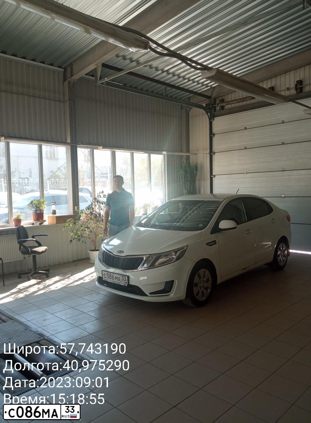 Фото автомобиля LADA 2112, 2003 — госномер О727СМ33. Цвет: СВЕТЛО-СЕРЕБРИСТЫЙ МЕТАЛЛ