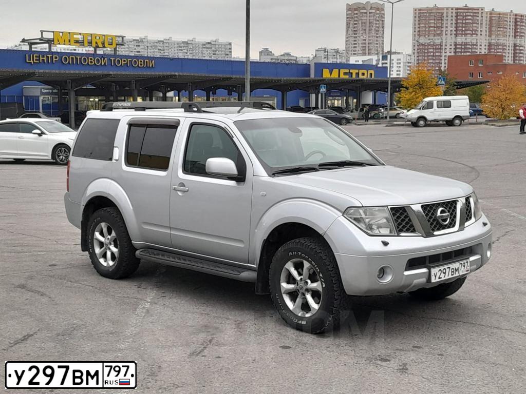 Фото автомобиля НИССАН PATHFINDER 2.5D, 2005 — госномер Н881АС76. Цвет: СЕРЫЙ