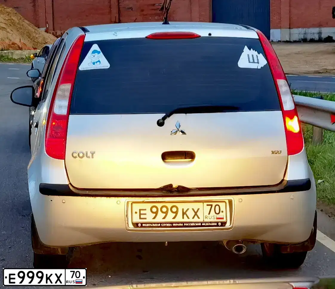 Фото автомобиля OPEL CORSA, 2004 — госномер Х069ТХ750. Цвет: Красный