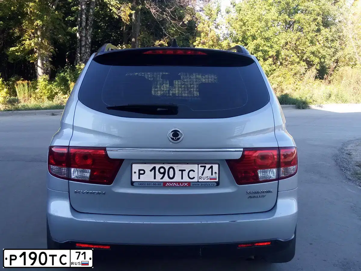 Фото автомобиля SSANGYONG KYRON, 2009 — госномер Р190ТС71. Цвет: СЕРЕБРИСТЫЙ МЕТАЛЛИК