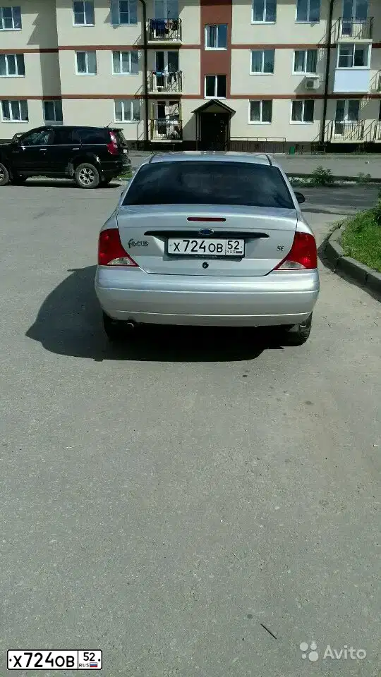Фото автомобиля FORD FOCUS, 2002 — госномер Х724ОВ52. Цвет: СВЕТЛО-СЕРЫЙ