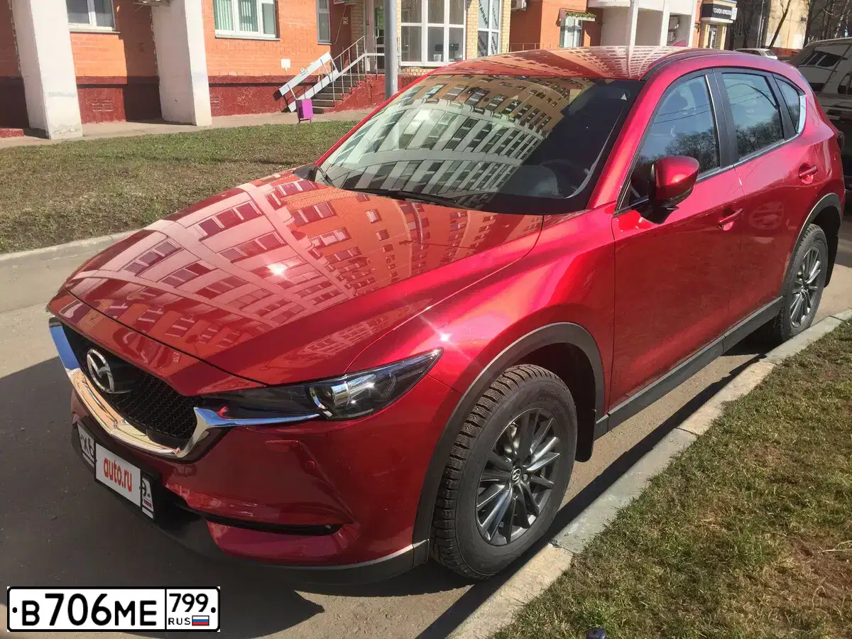 Фото автомобиля MAZDA CX-5, 2018 — госномер В706МЕ799. Цвет: КРАСНЫЙ