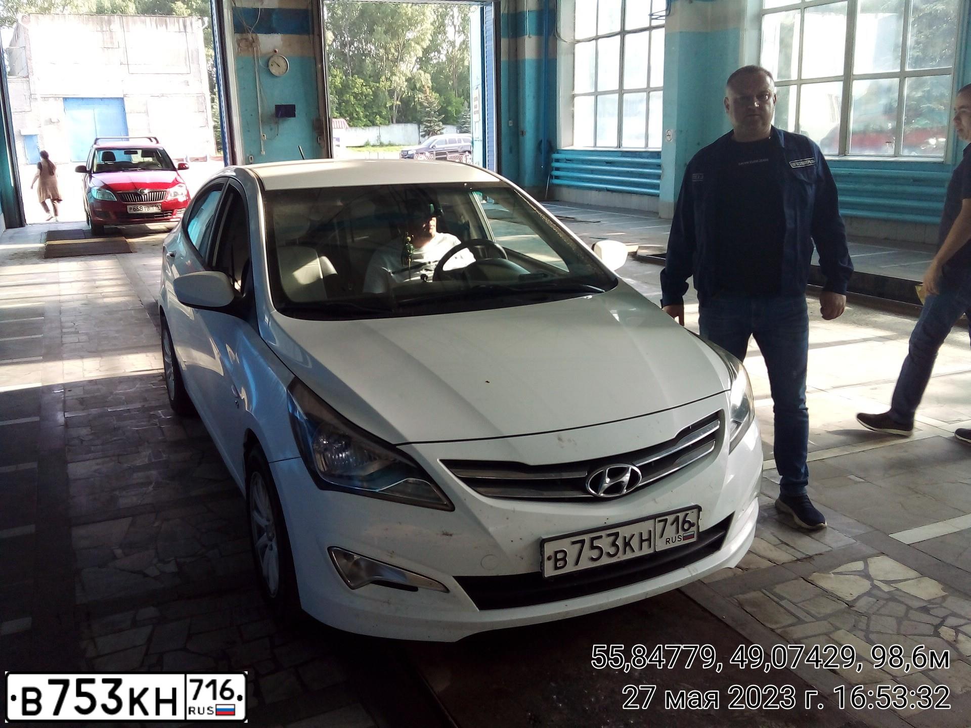 Фото автомобиля HYUNDAI SOLARIS, 2016 — госномер В753КН716. Цвет: Белый