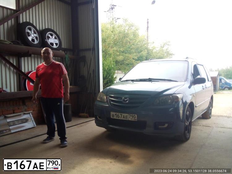 Фото автомобиля MAZDA  MPV, 2004 — госномер Т857ВХ550. Цвет: синий