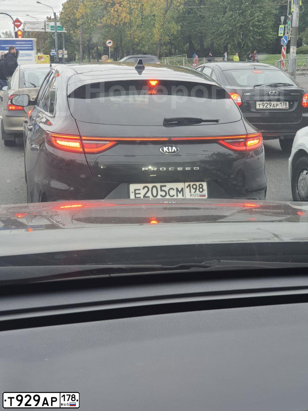 Фото автомобиля LADA 2191 GRANTA, 2015 — госномер Т929АР178. Цвет: ЧЕРНЫЙ