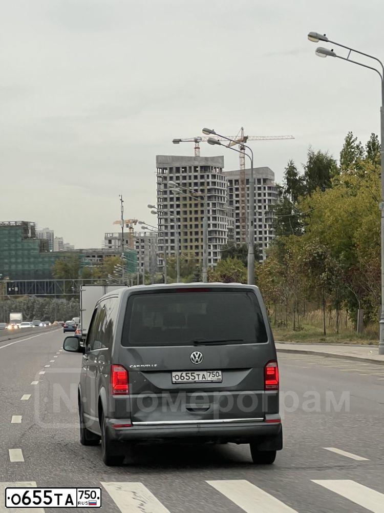 Фото автомобиля VOLKSWAGEN CARAVELLE, 2018 — госномер О299ЕТ790