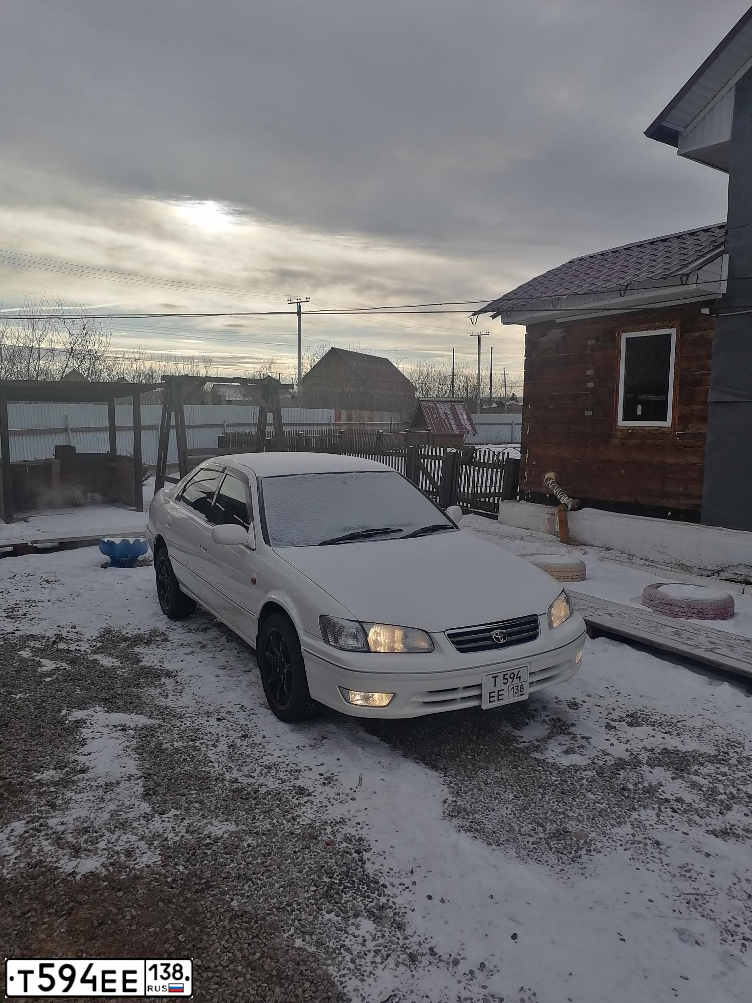Фото автомобиля TOYOTA CAMRY, 2000 — госномер Н993НС03