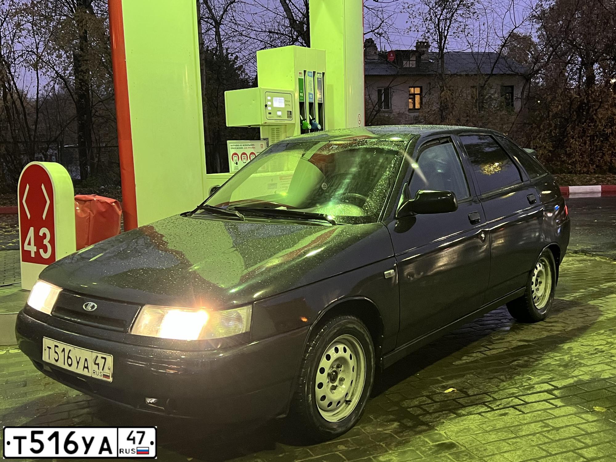 Фото автомобиля LADA 2112, 2007 — госномер Т516УА47. Цвет: ЧЕРНЫЙ