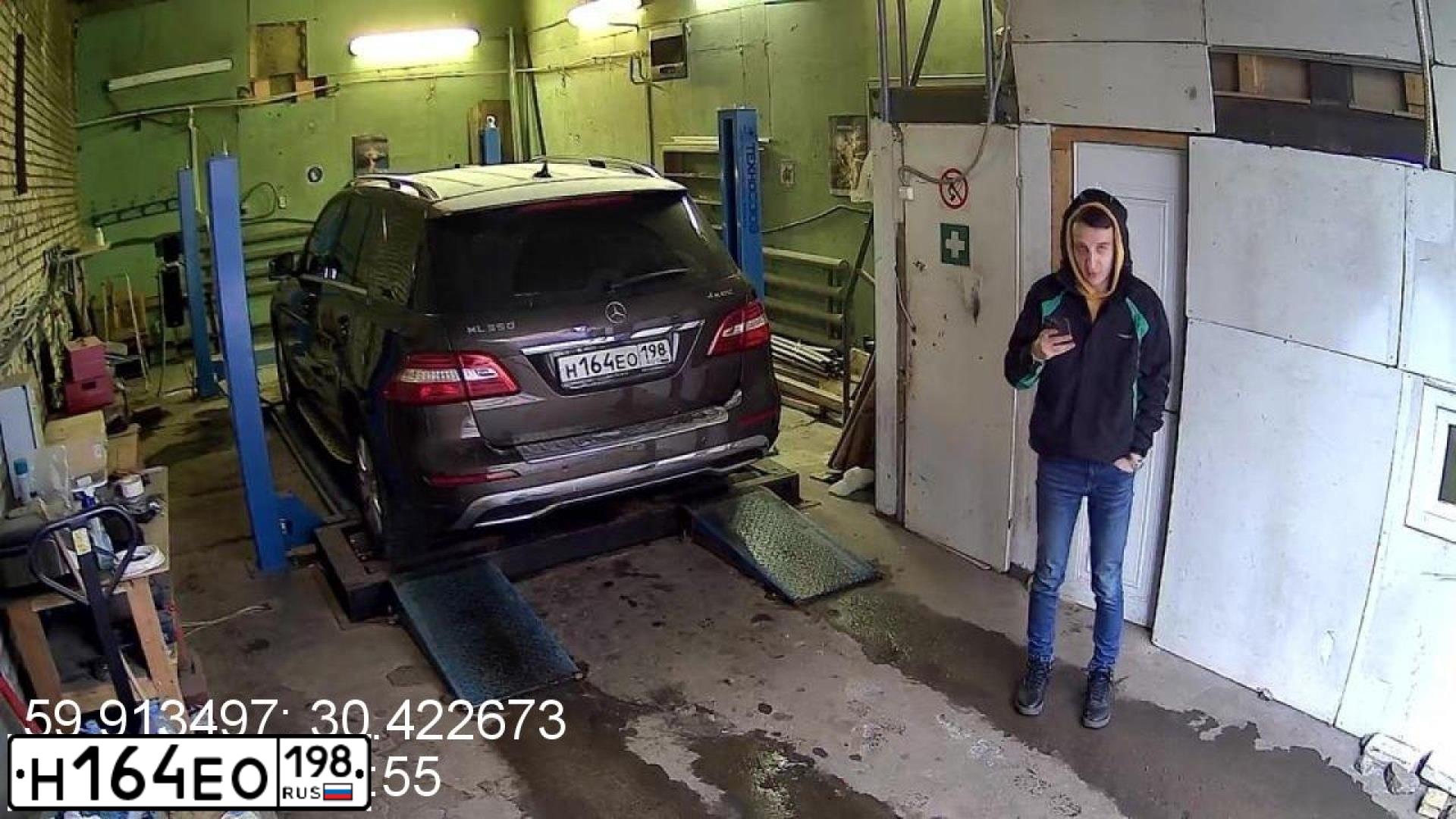 Фото автомобиля MERCEDES M-KLASSE, 2013 — госномер О280ХВ98. Цвет: Коричневый