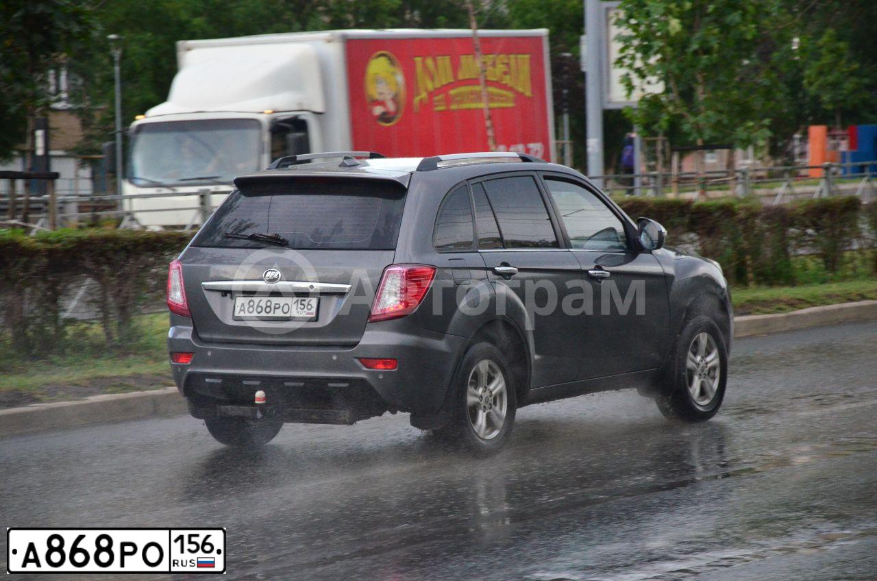 Фото автомобиля LIFAN X 60, 2013 — госномер Р962РЕ77. Цвет: ЧЕРНЫЙ