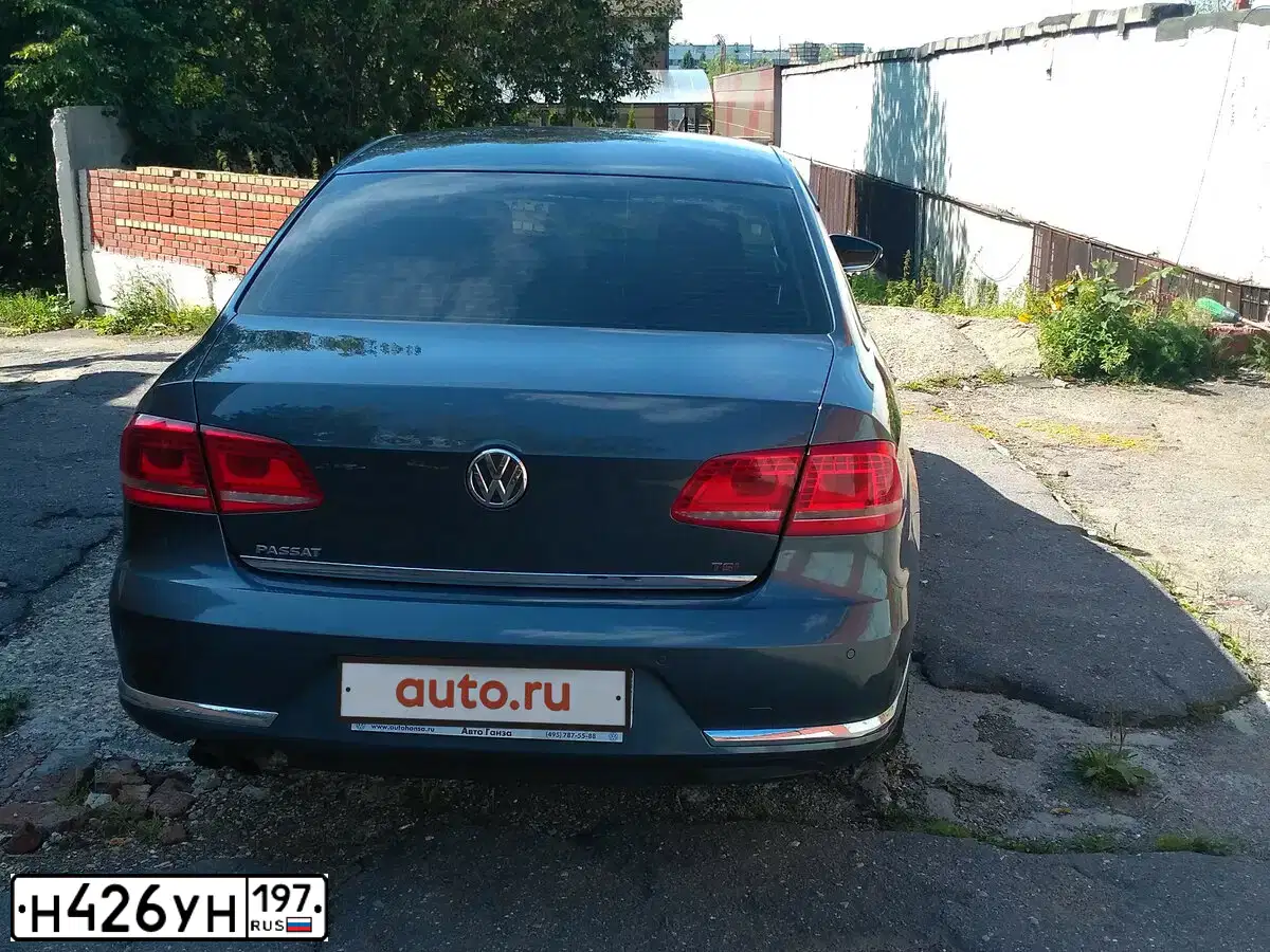 Фото автомобиля VOLKSWAGEN PASSAT, 2012 — госномер В078РУ09. Цвет: Серый