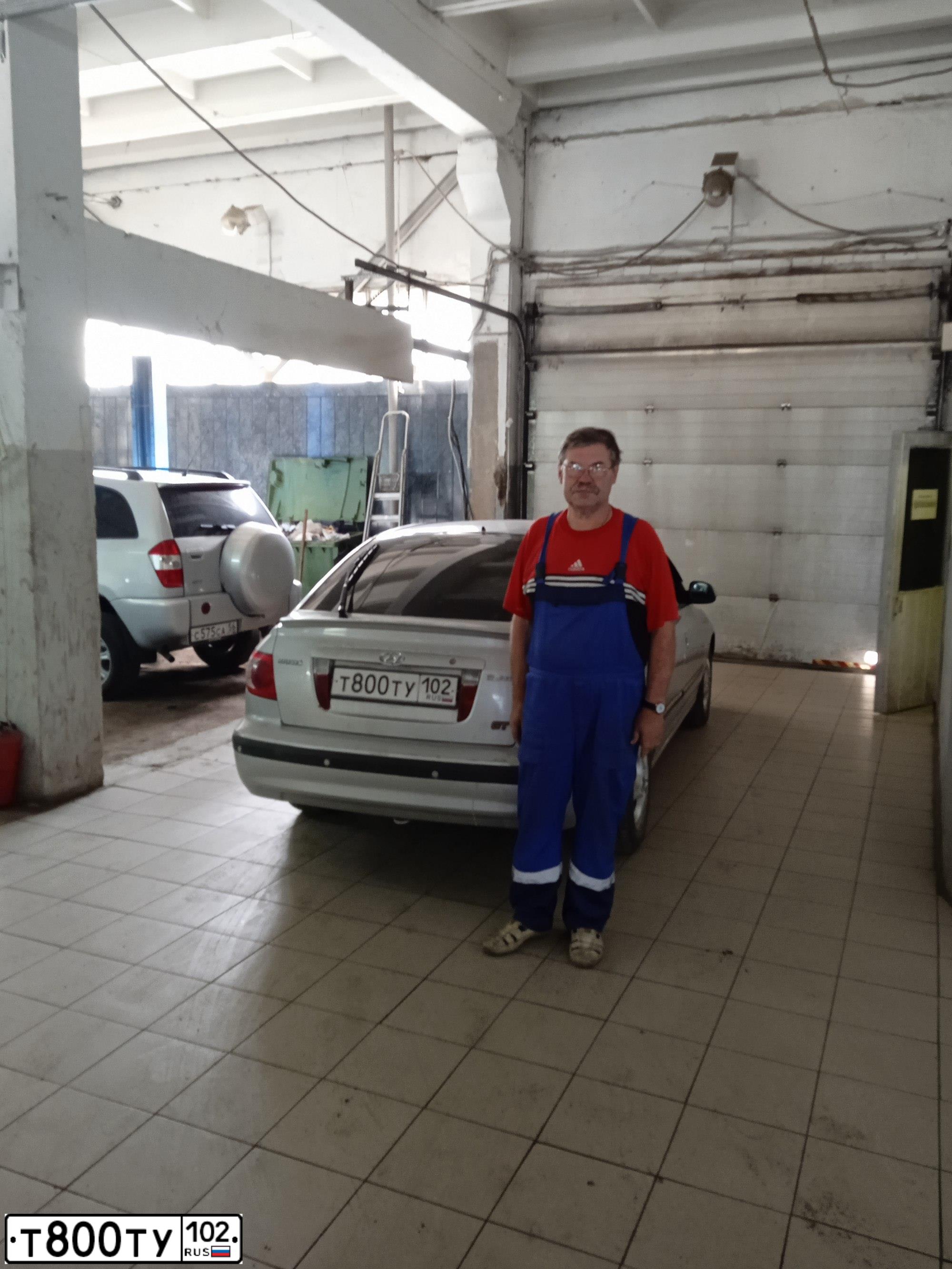 Фото автомобиля GAZ 3302 EL, 2011 — госномер Т800ТУ102. Цвет: Белый