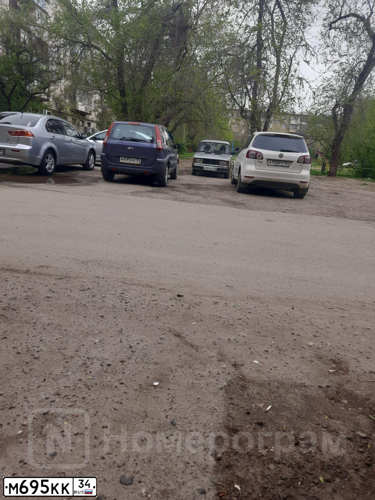 Фото автомобиля FORD FUSION, 2008 — госномер М695КК34. Цвет: СИРЕНЕВЫЙ