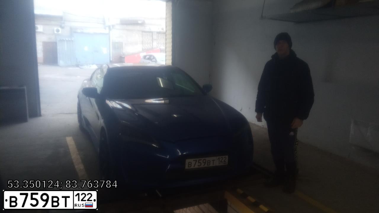 Фото автомобиля HYUNDAI GENESIS, 2010 — госномер В759ВТ122. Цвет: синий