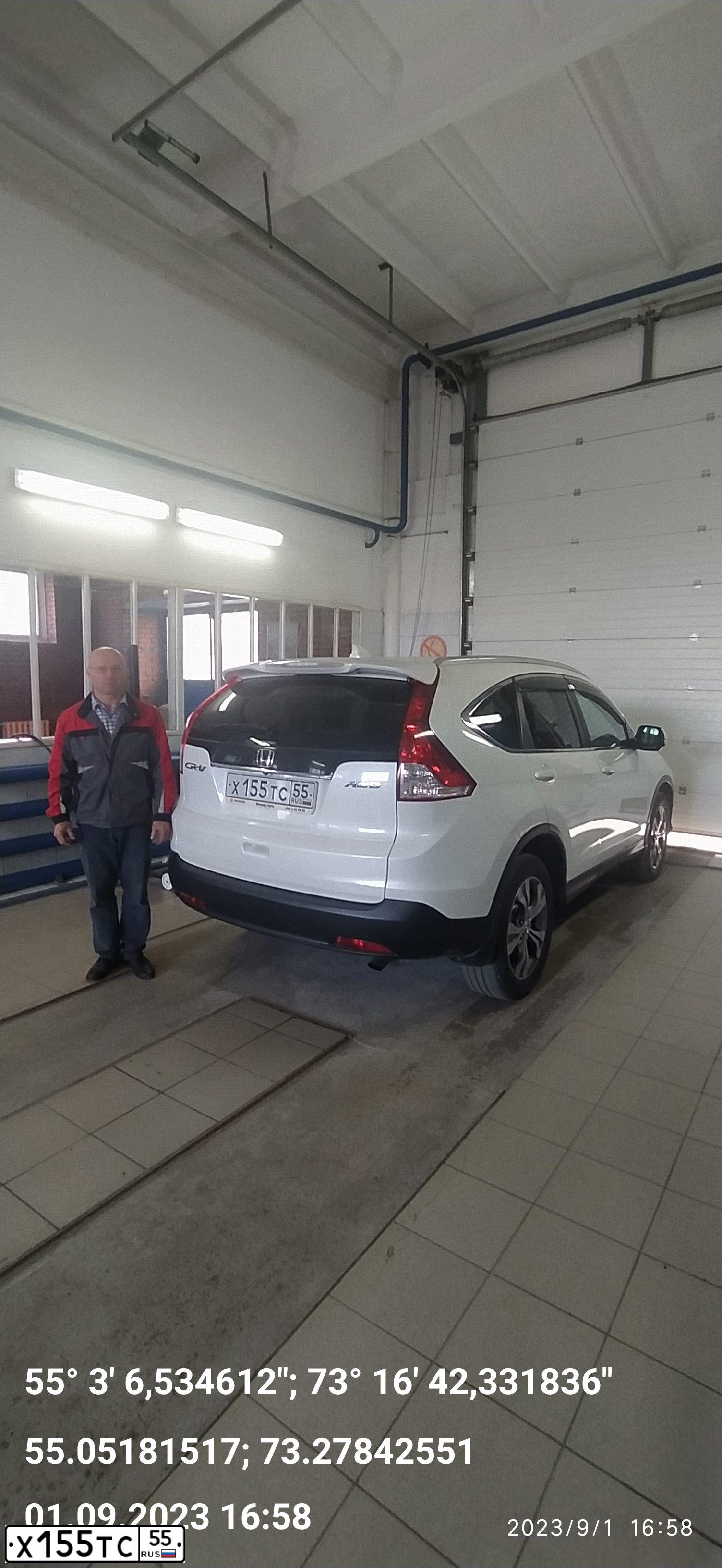 Фото автомобиля HONDA CR-V, 2013 — госномер С222ХА55. Цвет: БЕЛЫЙ
