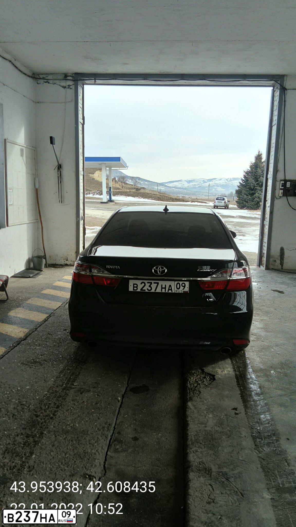 Фото автомобиля TOYOTA CAMRY, 2015 — госномер Р280СМ126. Цвет: ЧЕРНЫЙ МЕТАЛЛИК