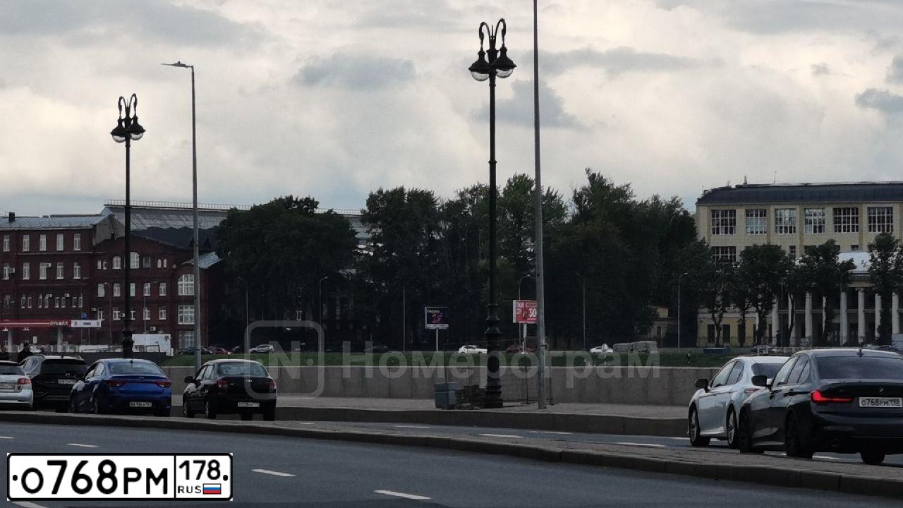 Фото автомобиля FORD FOCUS, 2007 — госномер У774ВС198. Цвет: ЧЕРНЫЙ