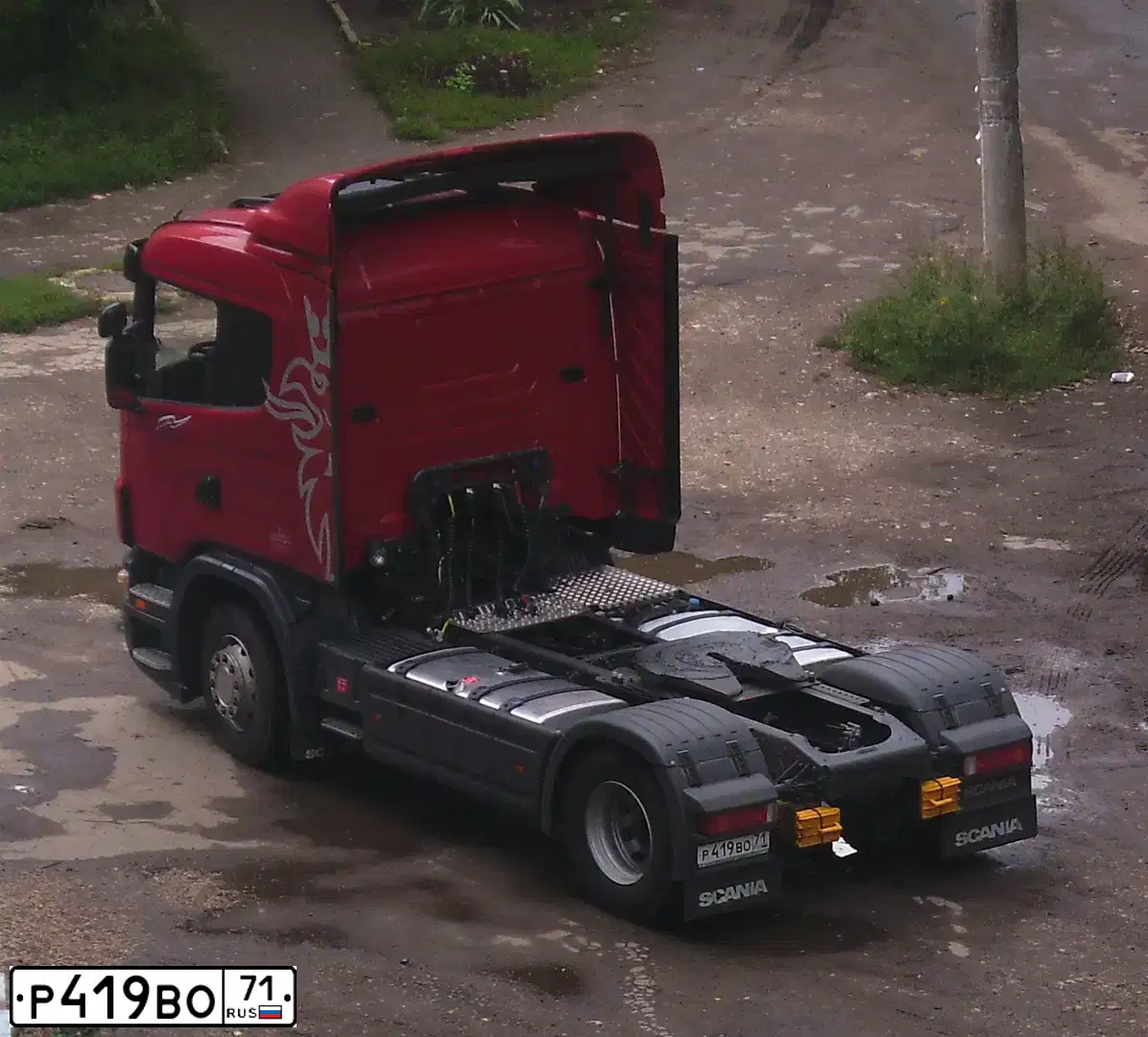 Фото автомобиля SCANIA SERIE G /4X2/, 2012 — госномер В922ВХ790. Цвет: Красный