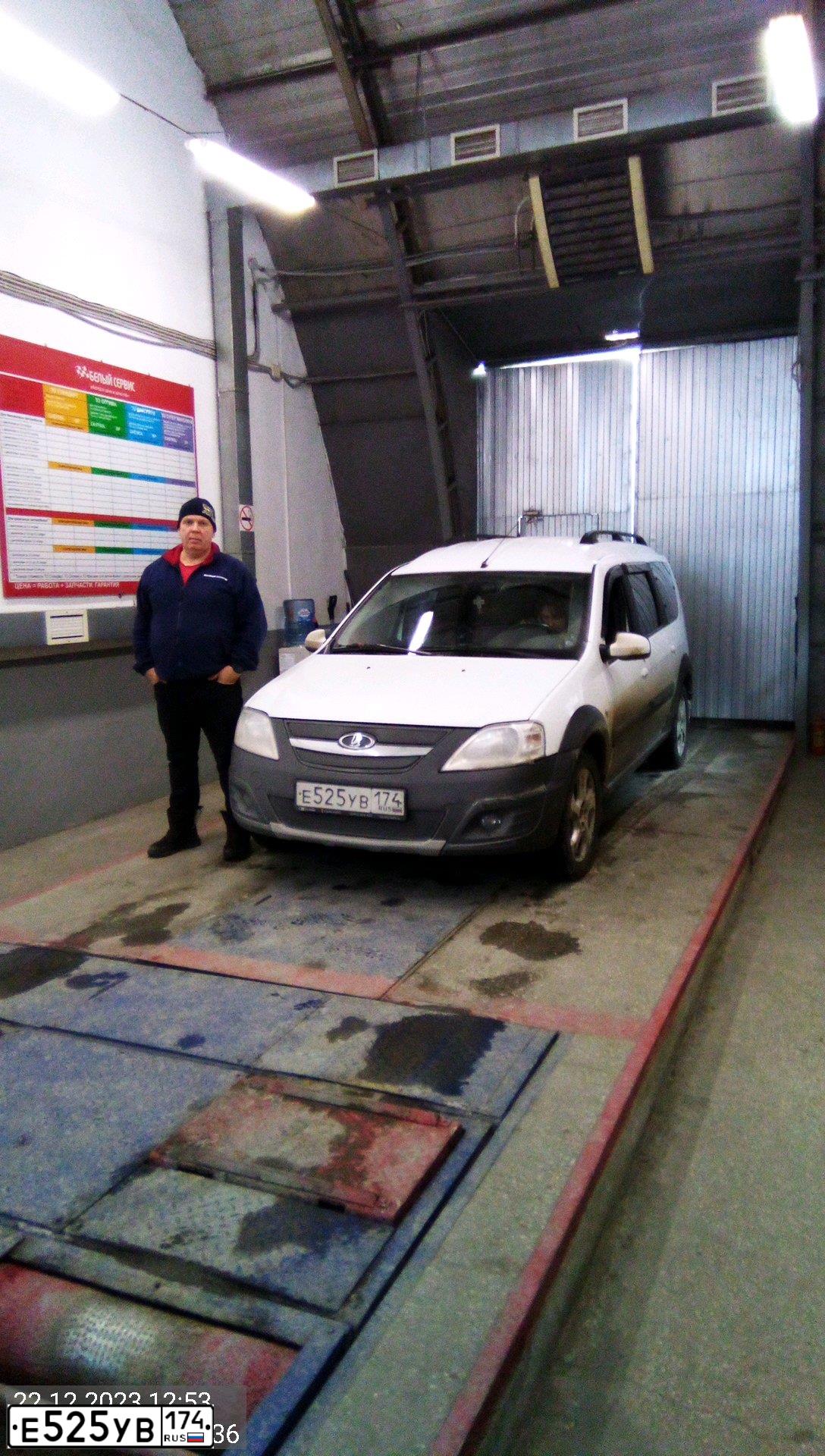 Фото автомобиля LADA LARGUS, 2019 — госномер Х042СЕ72. Цвет: БЕЛЫЙ