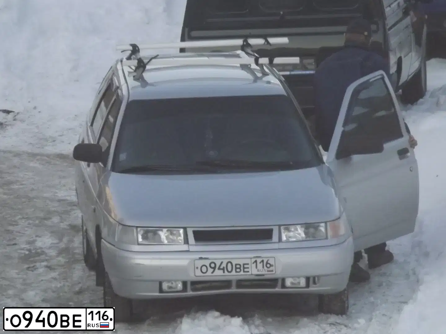 Фото автомобиля DAEWOO NEXIA, 2013 — госномер Т970НС18. Цвет: ТЕМНО-СЕРЫЙ