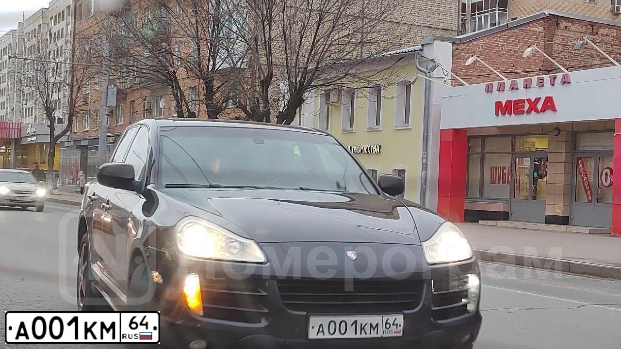 Фото автомобиля CHEVROLET T NIVA, 2012 — госномер В001СО64. Цвет: ЗЕЛЕНО-КОРИЧНЕВЫЙ МЕТАЛЛИК