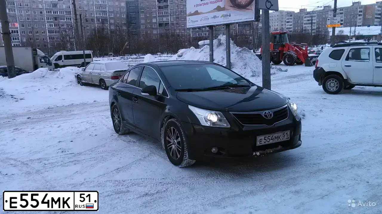 Фото автомобиля TOYOTA AVENSIS, 2009 — госномер А567ОР51. Цвет: ЧЕРНЫЙ