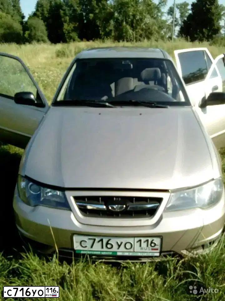 Фото автомобиля DAEWOO NEXIA, 2012 — госномер Р523ОХ750. Цвет: САХАРА