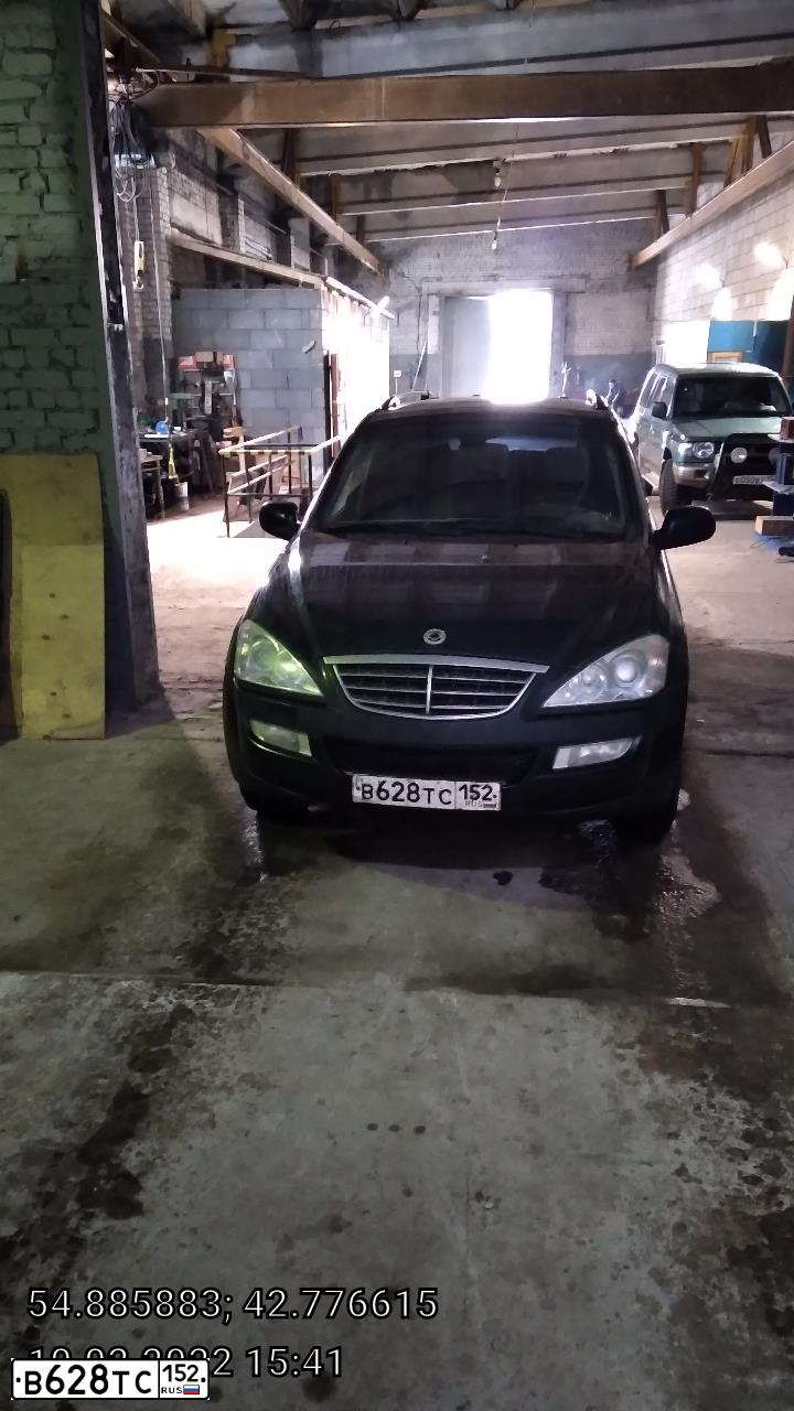Фото автомобиля SSANGYONG KYRON, 2010 — госномер В628ТС152. Цвет: ЧЕРНЫЙ